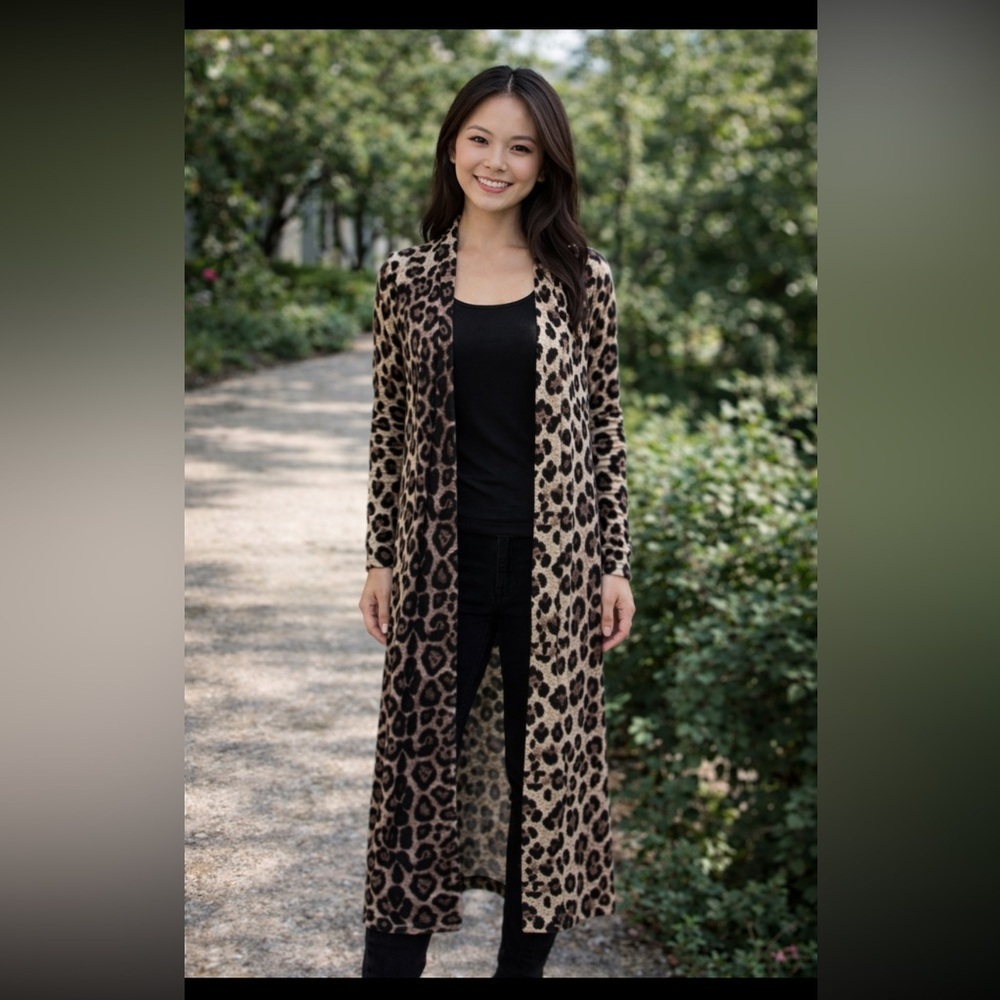 #10 Cheetah print throw over - Picture 1 of 5